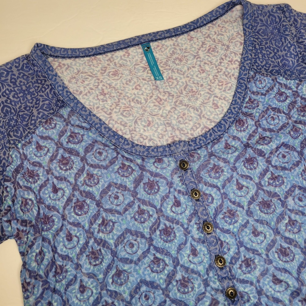Kuhl Henley Top Womens XS Blue Purple Geometric Print Short Sleeve Excellent